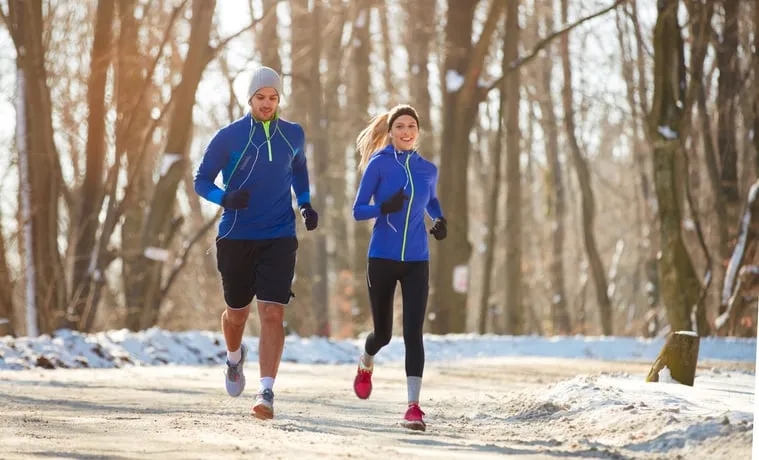 L'équipement footing hiver : restez au chaud et en sécurité en courant